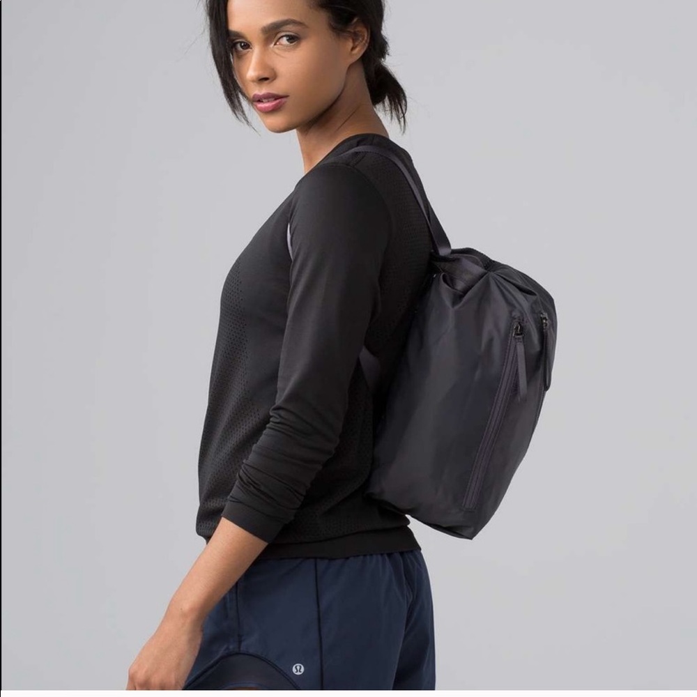 ISO not selling lululemon fast track bag